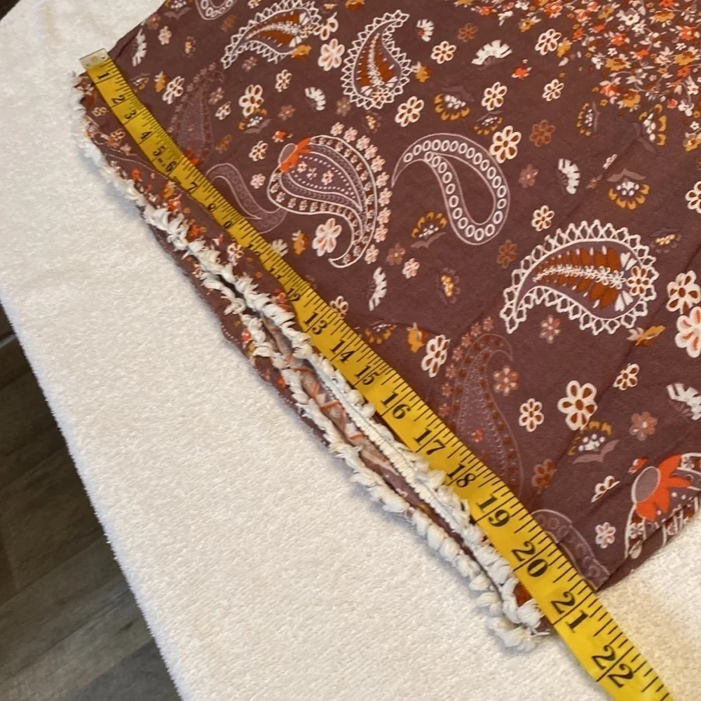 Umgee blouse cold shoulder floral/paisley print hook buttons on front Size Small - Picture 4 of 9